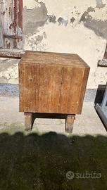 Ceppo in legno da macellaio