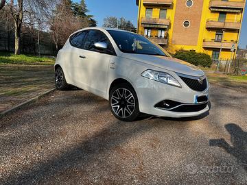 Lancia Ypsilon 1.3MJT limited edition Mya