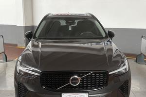 VOLVO XC60 B4 D AWD ULTIMATE DARK