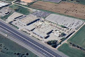 Capannone fronte strada 131 D8 artig commerciale