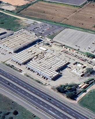 Capannone fronte strada 131 D8 artig commerciale