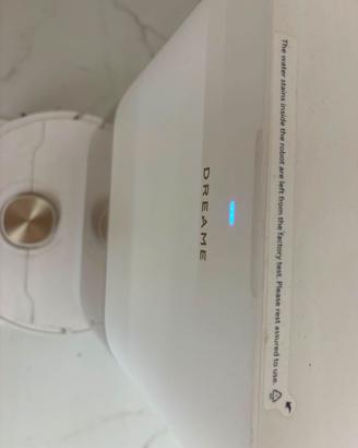 robot aspirapolvere e lavapavimenti 