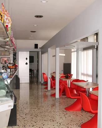 Attività bar, tavola calda e gelateria dal 1987