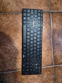 tastiera originale  toshiba  satellite italiana 
