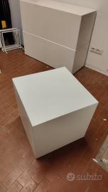 Cubi bianchi da vetrinistica, galleria d'arte etc