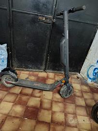 ninebot e 25 e con batteria aggiuntiva 