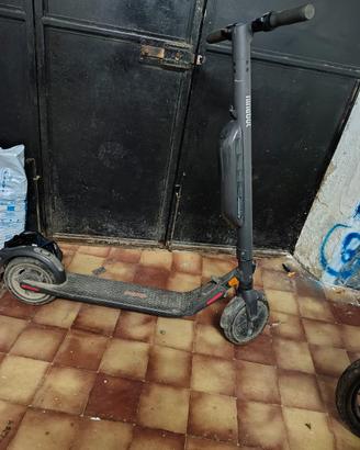 ninebot e 25 e con batteria aggiuntiva 