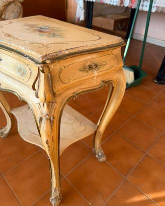 Comodino barocco veneziano