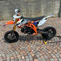 Pit bike