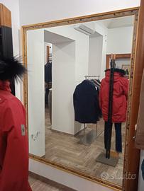 Specchio di grandi dimensioni con cornice in radic