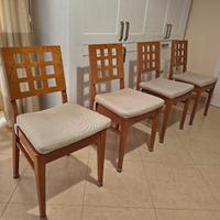 4 Sedie in legno massello con cuscini Ottime condi