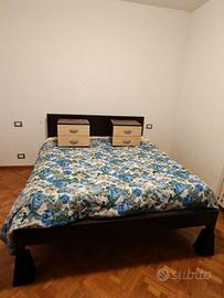 Letto matrimoniale + comodini