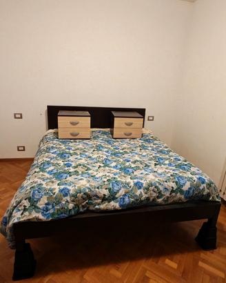 Letto matrimoniale + comodini