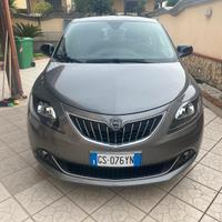 Lancia Ypsilon 1.0 Hybrid 