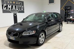 VOLVO - V50 - D2 R-design