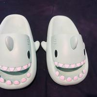 ciabatte a forma di squalo 🦈💙