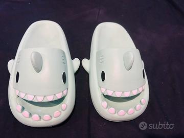 ciabatte a forma di squalo 🦈💙