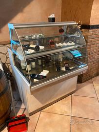 Frigo vetrina per vini vino dolci affettati