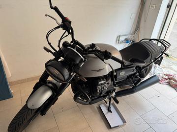 MOTO GUZZI V7 stone 2023