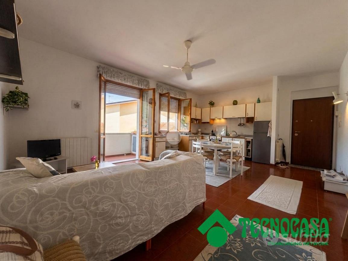 4 LOCALI A AMEGLIA - Vista 2