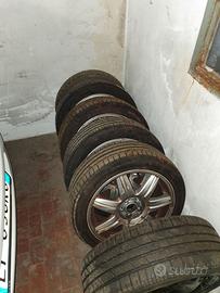 Seat Ibiza: Cerchi in lega con gomme montate