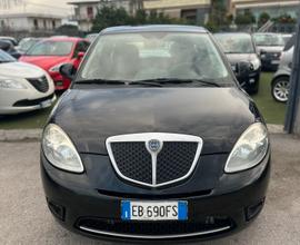 Lancia Ypsilon 1.2 69 CV Argento del nord italia