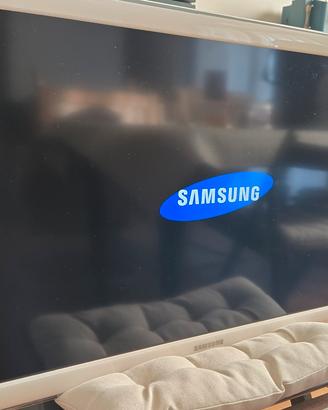 TV LED 32 pollici bianca come nuova
