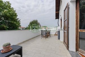 AMPIO MONOLOCALE CON TERRAZZO