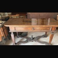 Tavolo antico con casdettone