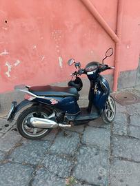 Aprilia scarabeo 200