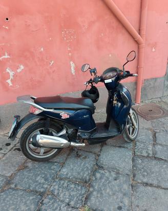 Aprilia scarabeo 200