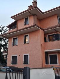 Porz. quadrifamiliare arredata, affaccio sul verde