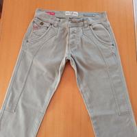 Pantalone giovanile taglia 32 (48)