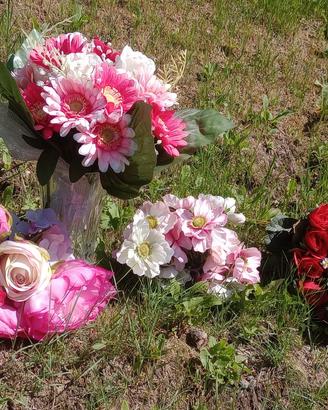fiori arredamento bouquet rose rosse, gerbere ecc 