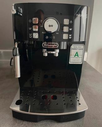 Macchina del caffè De Longhi - Magnifica S