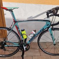 bici da corsa in carbonio