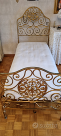Letto matrimoniale in ferro battuto