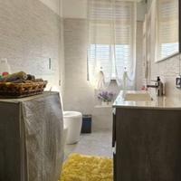 Sul lungomare di Spotorno