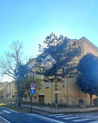 4 LOCALI A MEDICINA