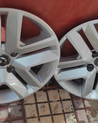 4 Borchie Renault clio 5