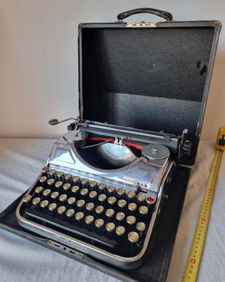Macchina da scrivere funzionante Augusta SIM 1930