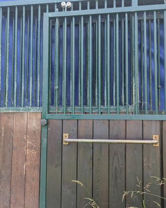 Facciata scrrrevole per box cavalli