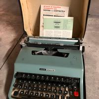 Macchina da scrivere Olivetti linea 32