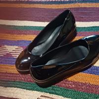 Décolleté nere in vernice 