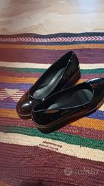 Décolleté nere in vernice 