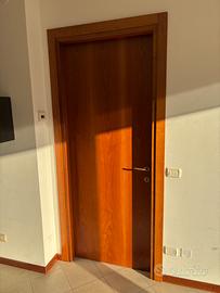 Porte da interno in legno tinta noce