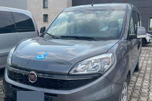 Fiat Doblò con allestimento per trasporto disabili