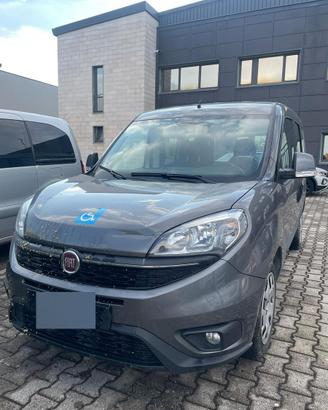 Fiat Doblò con allestimento per trasporto disabili