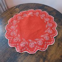 Centrino tondo ricamo a mano