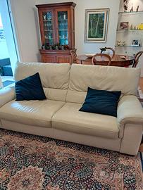Divano letto matrimoniale Natuzzi in pelle